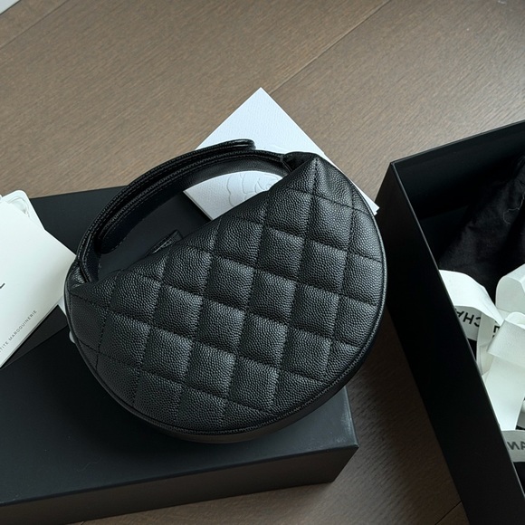 Chanel rare Half Moon Mini Bag - Picture 3 of 5